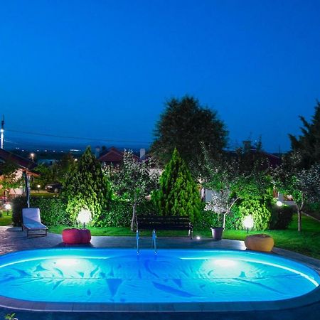 Guest House Raiski Kаt Mezek Екстериор снимка