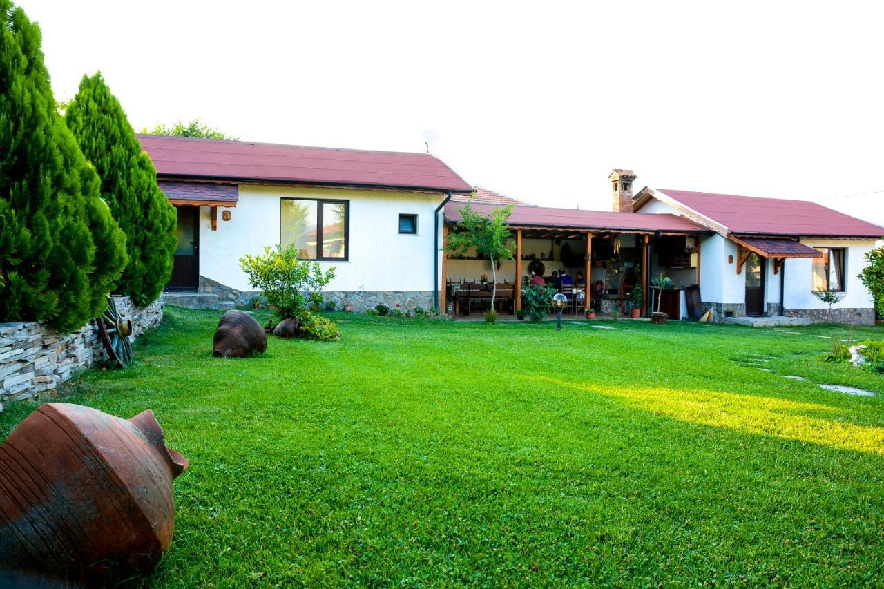 Guest House Raiski Kаt Mezek Екстериор снимка