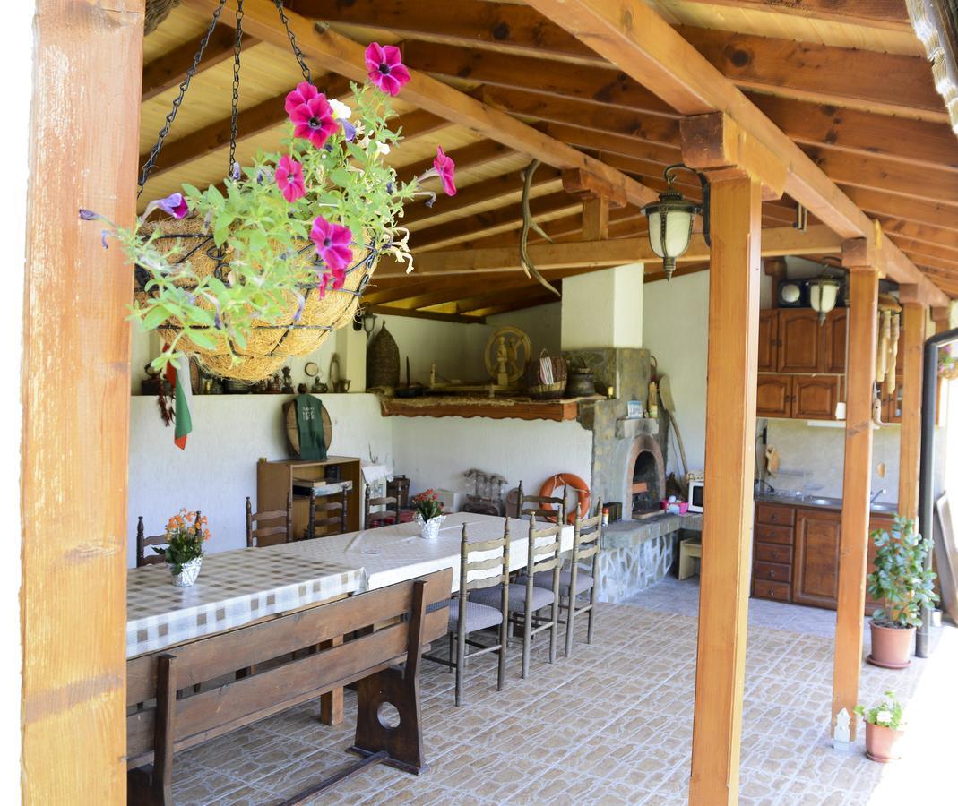 Guest House Raiski Kаt Mezek Екстериор снимка
