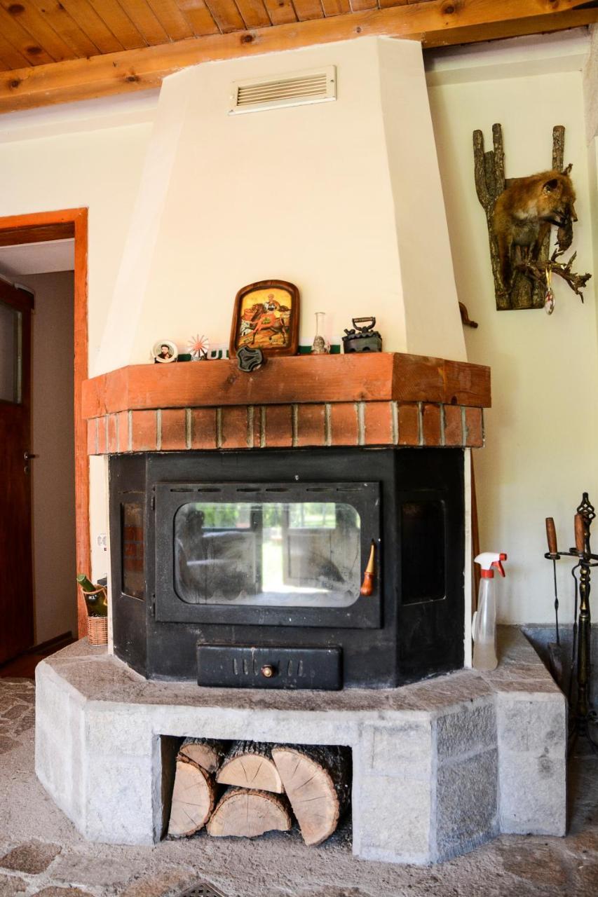 Guest House Raiski Kаt Mezek Екстериор снимка