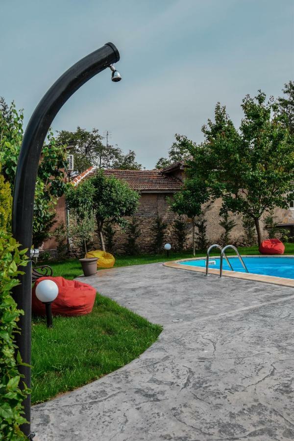 Guest House Raiski Kаt Mezek Екстериор снимка