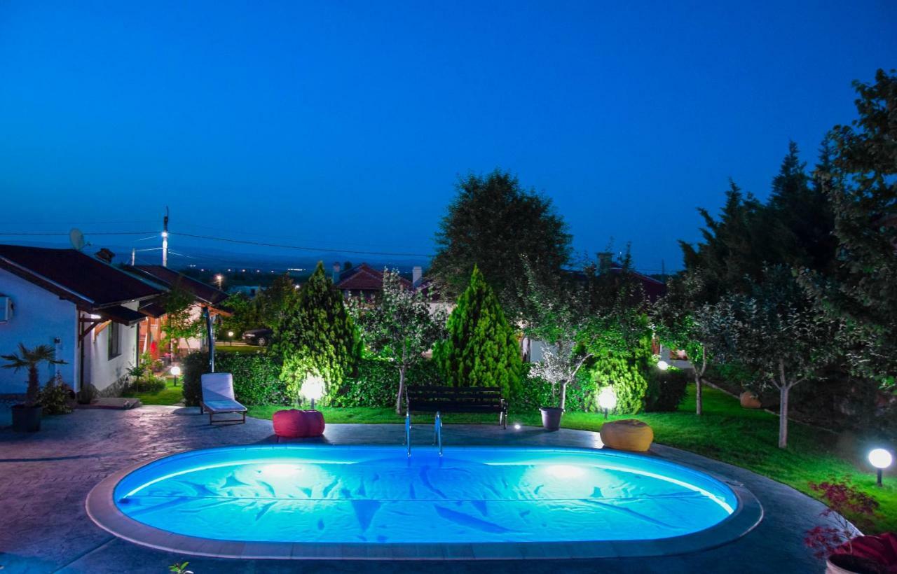 Guest House Raiski Kаt Mezek Екстериор снимка