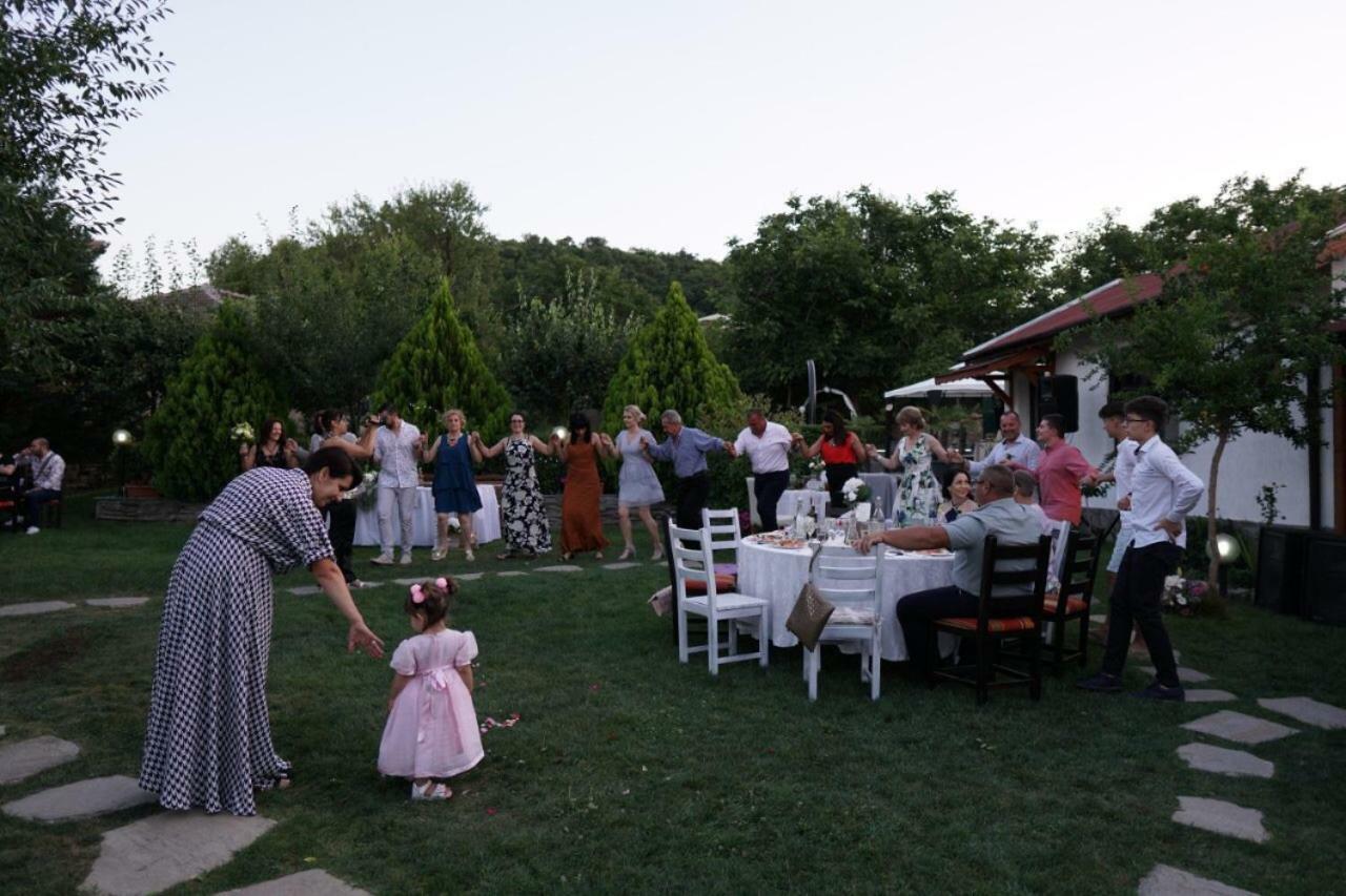 Guest House Raiski Kаt Mezek Екстериор снимка
